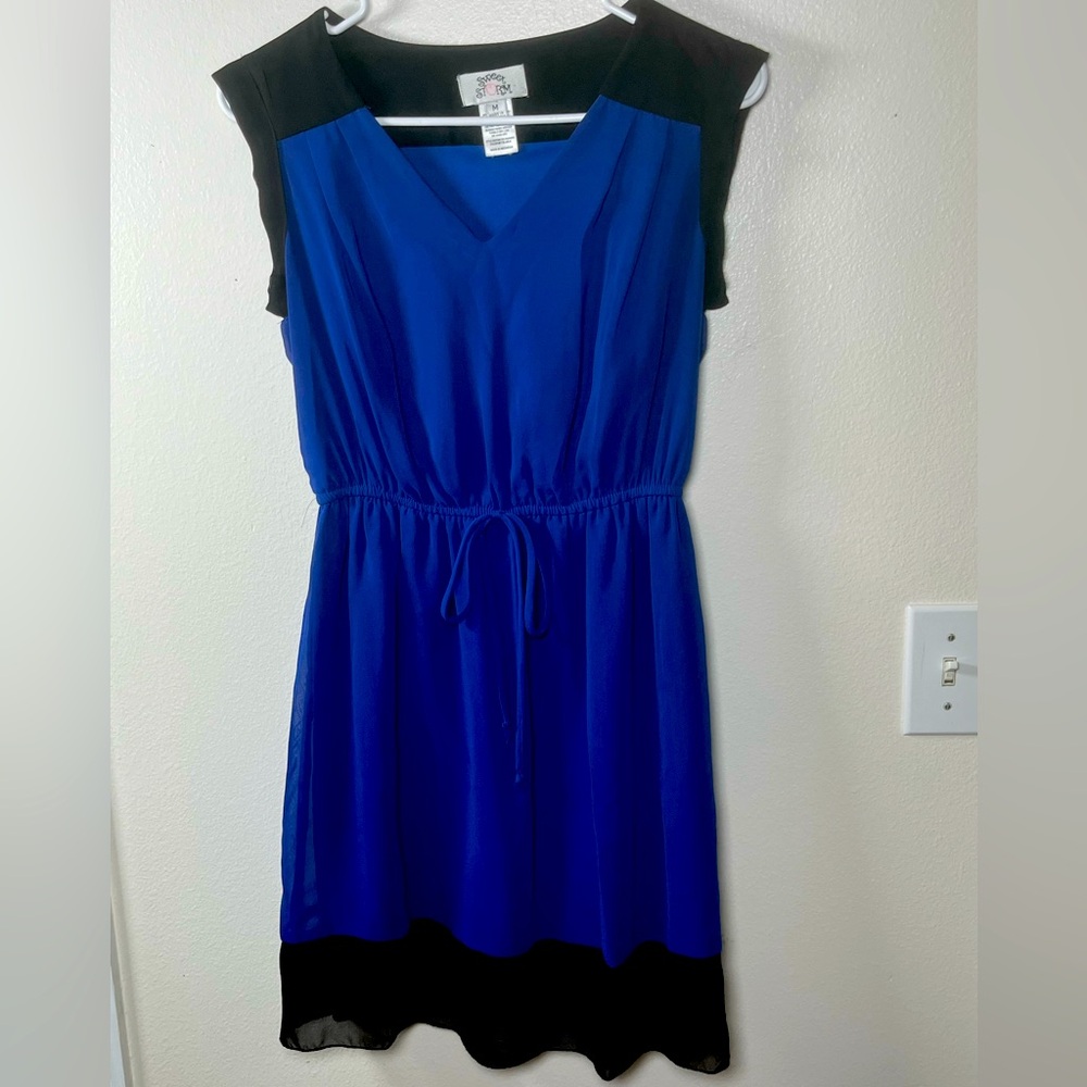 Women’s workwear mini blue and black colorblock size small
